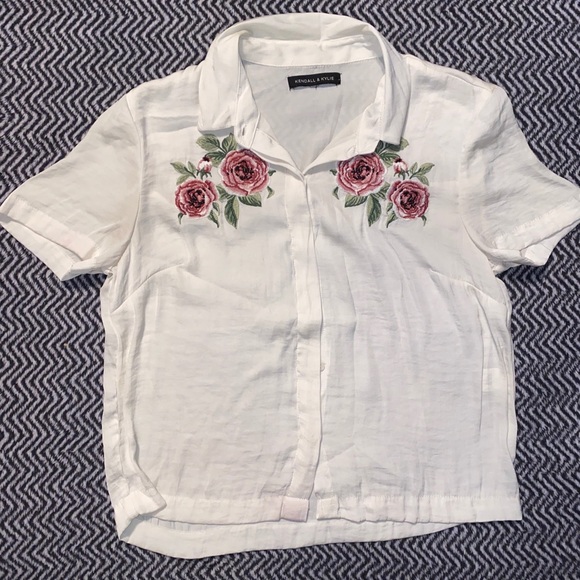 Kendall & Kylie Shirt - Picture 3 of 4